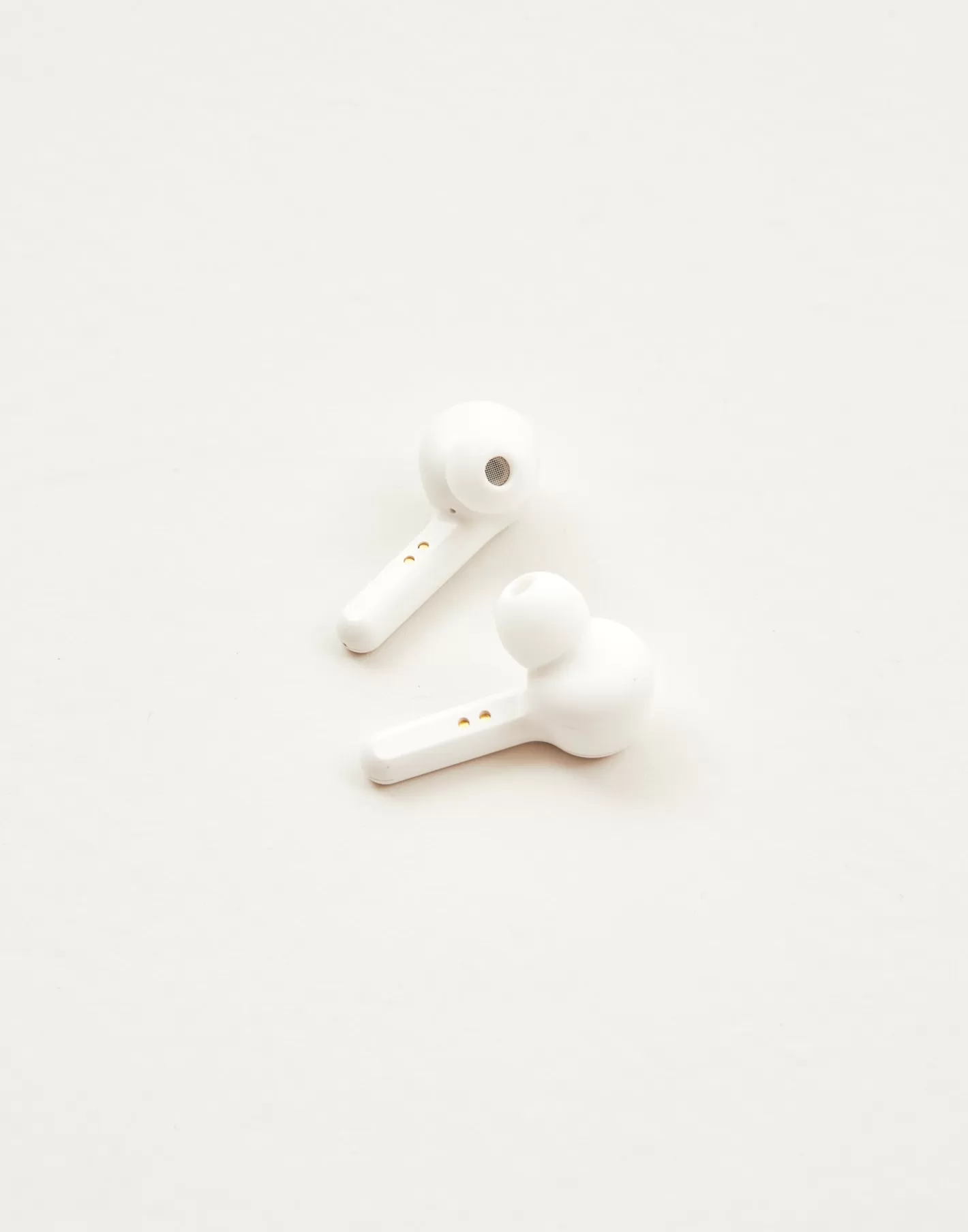 Natura Selection Round Bamboo AirPods Case